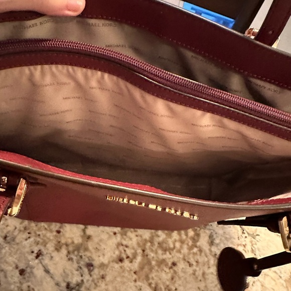 NWT Michael Kors Leather Laptop Bag Purse with Gold Accents - Picture 6 of 9